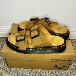 ✨NEW✨ Dr. Martens Josef Sandals